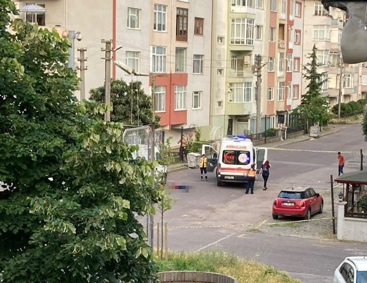 Kocaeli'nin Gölcük ilçesinde Tuanay Ç. (23), 65 yaşındaki Şakir Kaya’yı