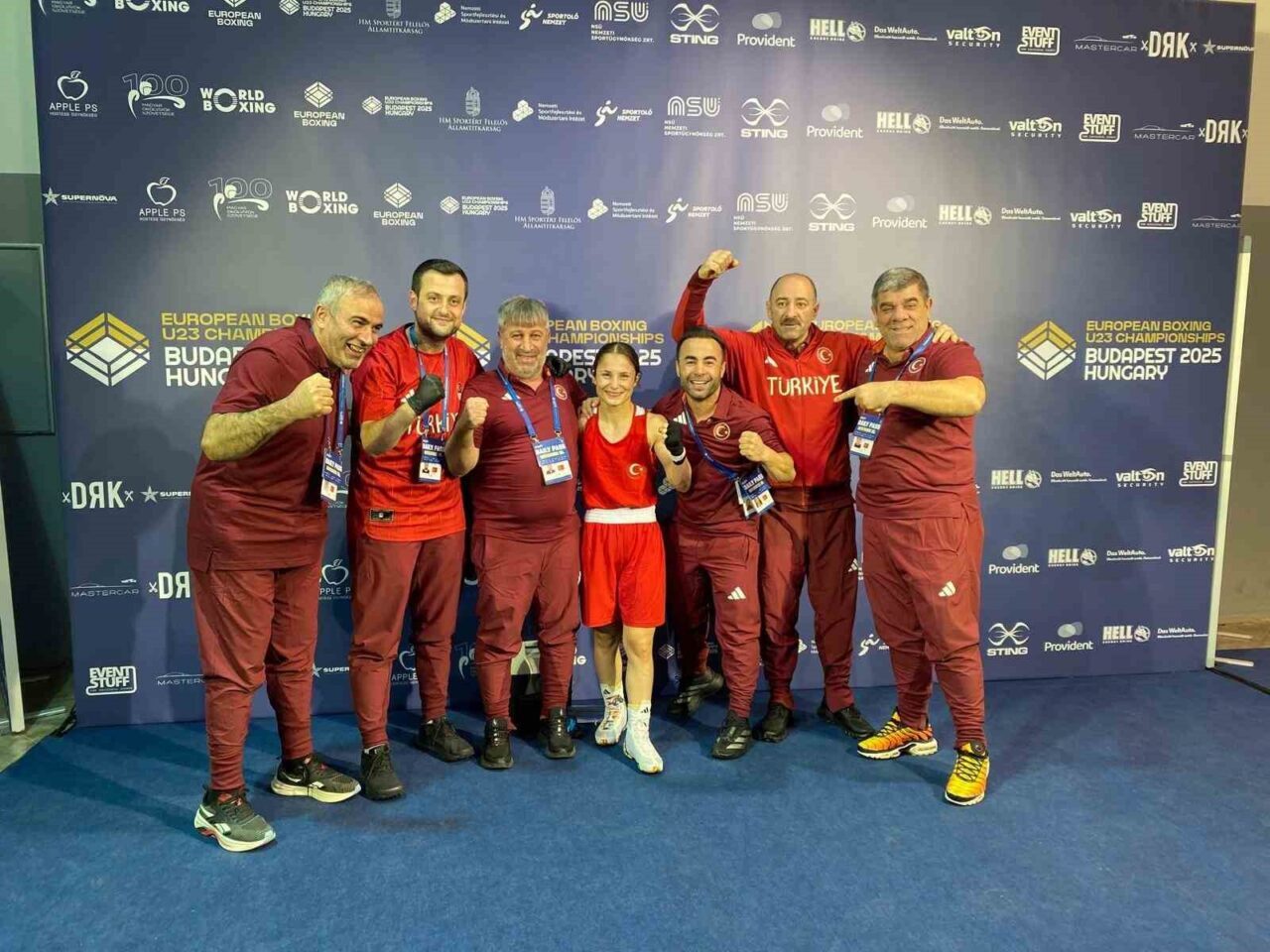 Cizreli milli boksör Nurselen Yalgettekin, Budapeşte'de düzenlenen U23 Avrupa Boks