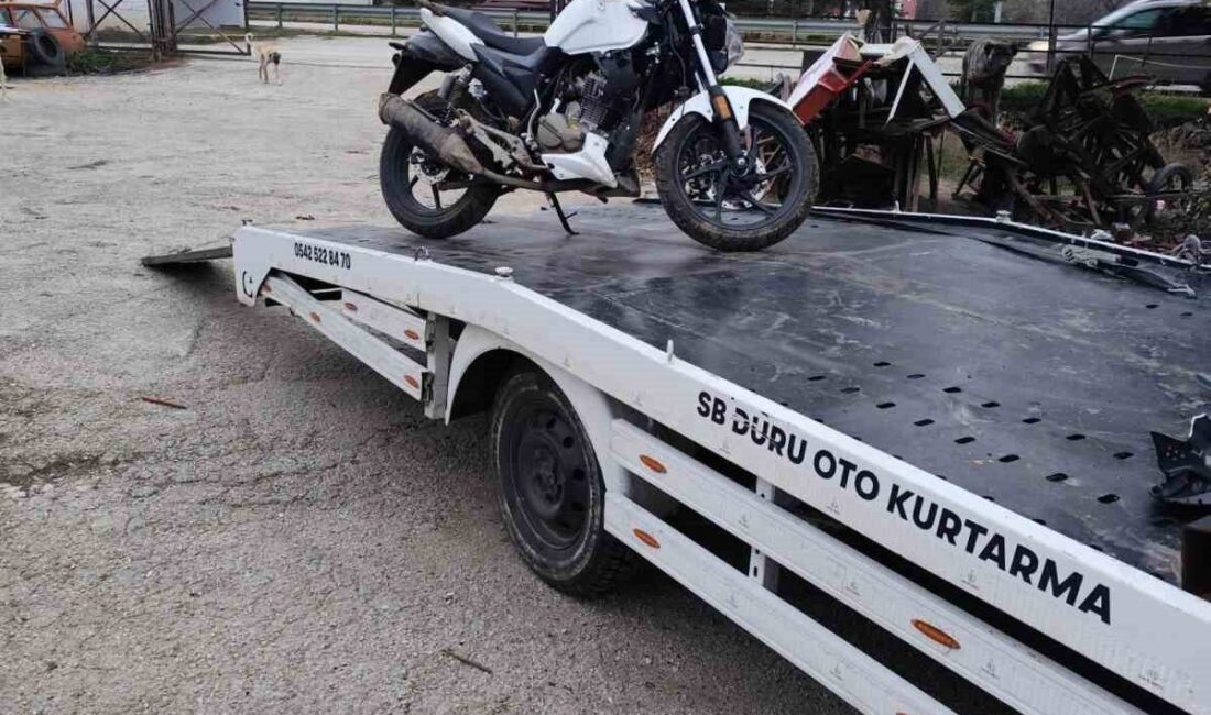 Yalvaç’ta Motosiklet Kazası: 11 Yaşındaki Çocuk Hayatını Kaybetti, Diğer Arkadaşının Durumu İyi Isparta'nın Yalvaç ilçesinde plakasız motosiklet kullanan 11 yaşındaki Bolat Emir