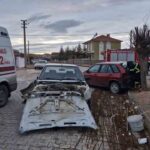 Alaca’da iki otomobilin çarpışması sonucu bir kişi yaralandı.