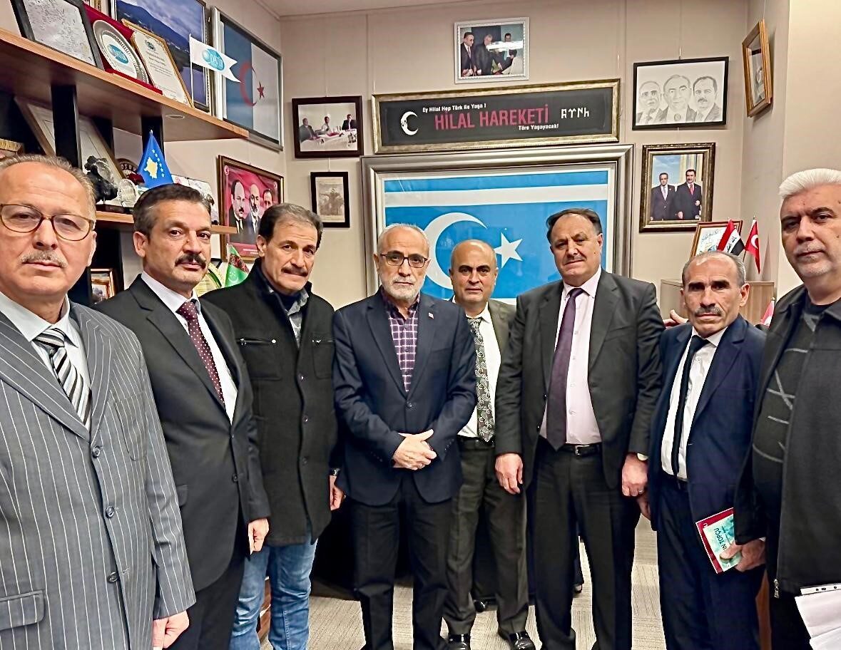 Cumhurbaşkanı Başdanışmanı Yalçın Topçu, Suriye Türkmenlerini kabul ederek, Suriye'nin toprak