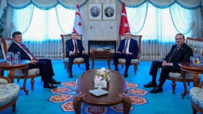 Cumhurbaşkanı Yardımcısı Cevdet Yılmaz, KKTC Başbakanı Ünal Üstel ile bir