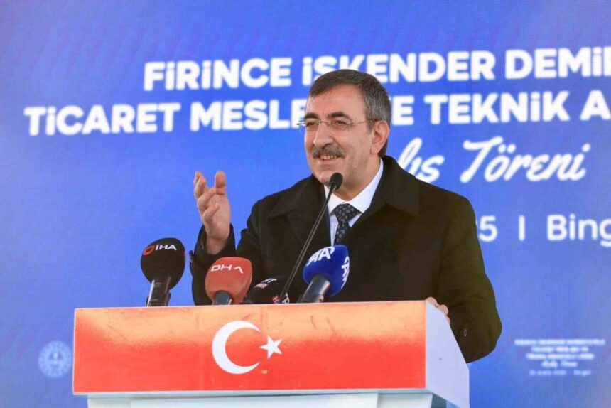 Cumhurbaşkanı Yardımcısı Yılmaz, 2024 turizm gelirinin 61 milyar dolara ulaşacağını duyurdu.