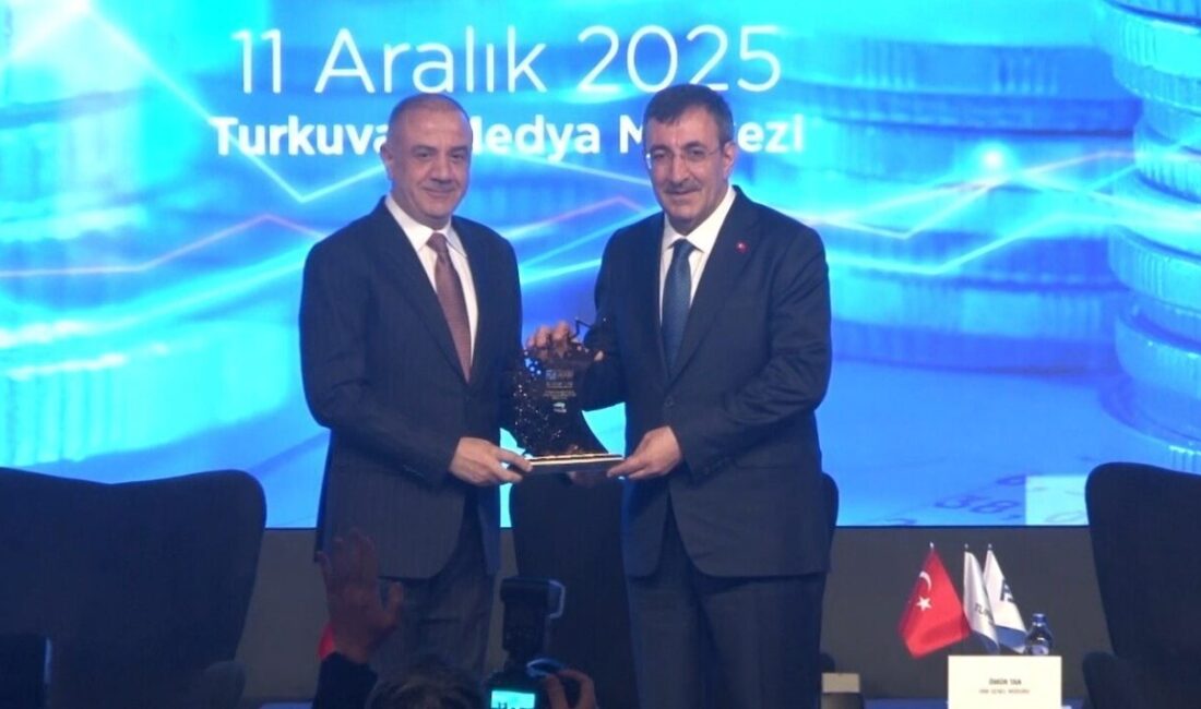 Cevdet Yılmaz: Türkiye, IMF tahminleri gerçekleşirse Avrupa’nın dördüncü büyük ekonomisi olacak Cumhurbaşkanı Yardımcısı Cevdet Yılmaz, Türkiye'nin IMF tahminleri doğrultusunda 2025'te dünyanın