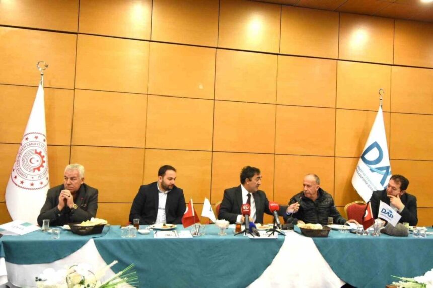 DAP İdaresi Başkanı Prof. Dr. Demirdöğen, bölgedeki projeleri ve yatırımları tanıttı.