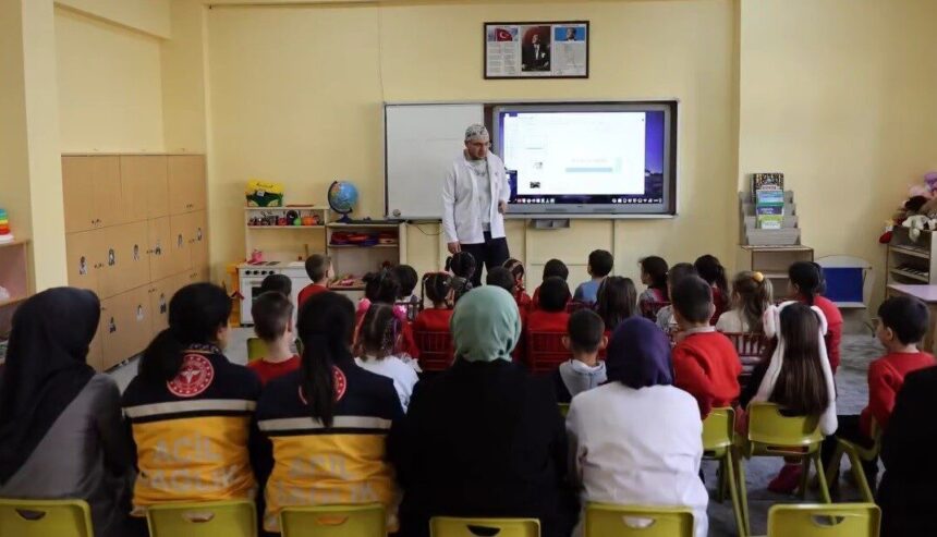 Demirözü’nde Çocuklara Sağlık Eğitimi Verildi: Hijyen ve Diş Sağlığı Konuları Anlatıldı