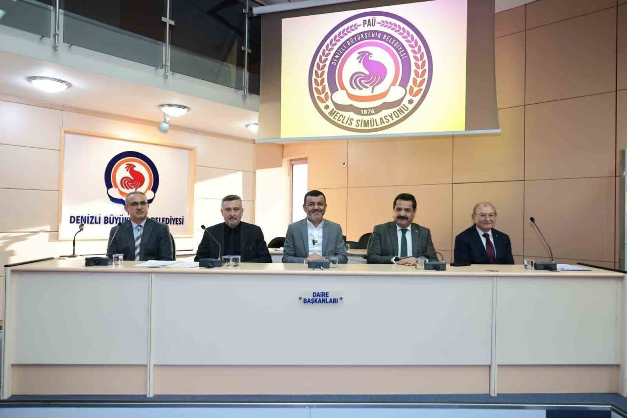 Denizli Büyükşehir Belediyesi Kent Konseyi Gençlik Meclisi tarafından düzenlenen meclis