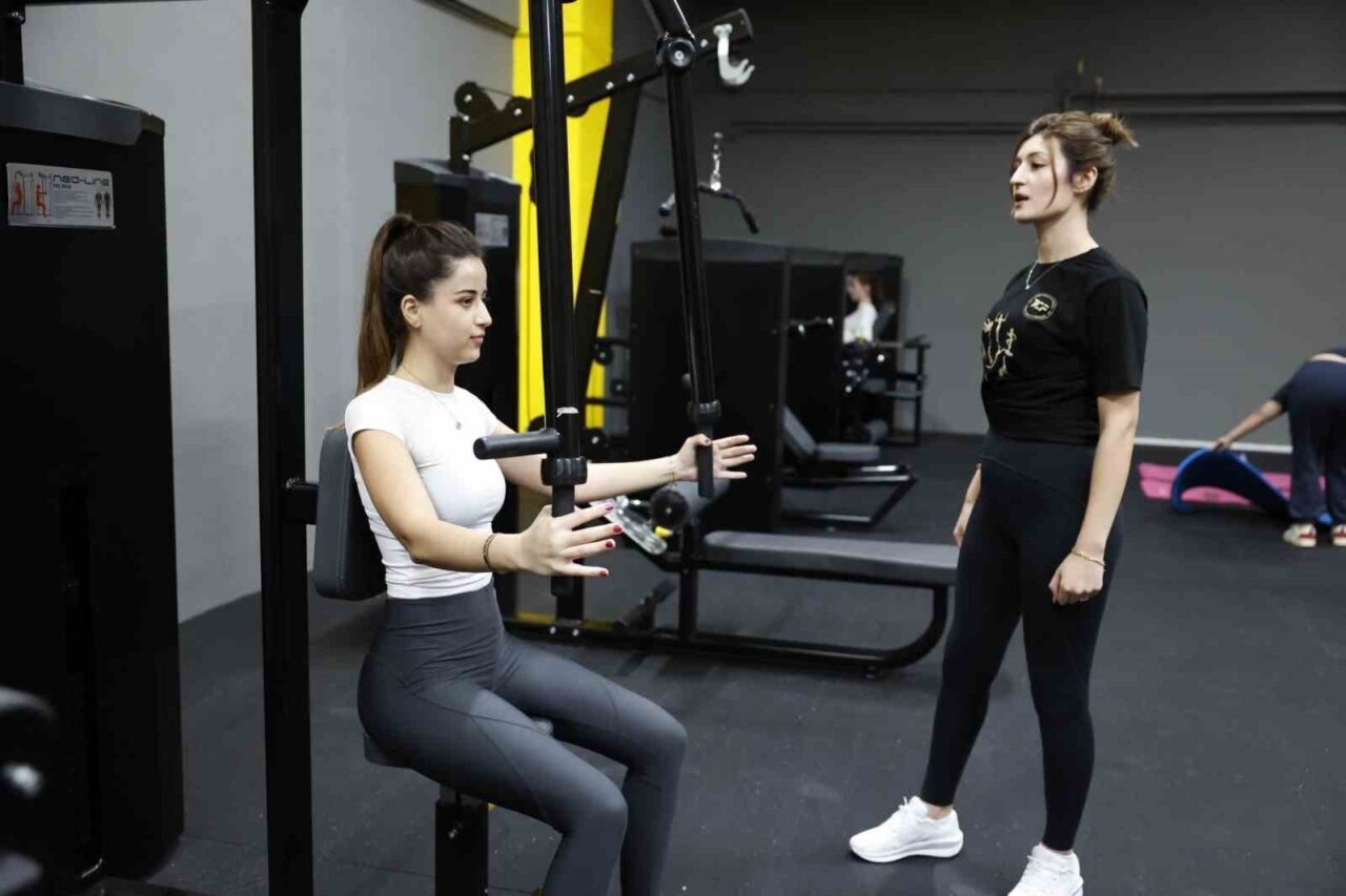 Denizli GSB Kız Yurtları'nda yeni bir fitness salonu açıldı. 6800
