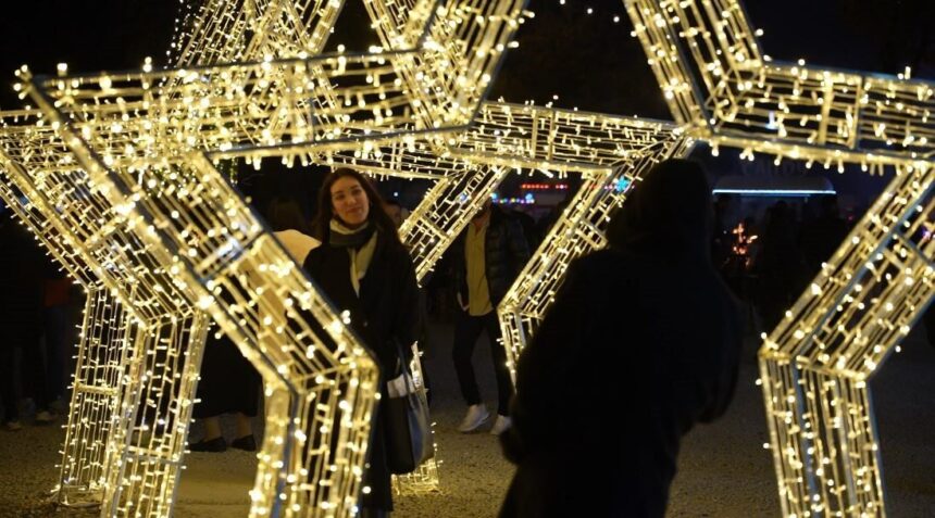 Denizli’de 2026’ya yaklaşırken, yeni yıl kutlamaları yoğun ilgiyle karşılandı.