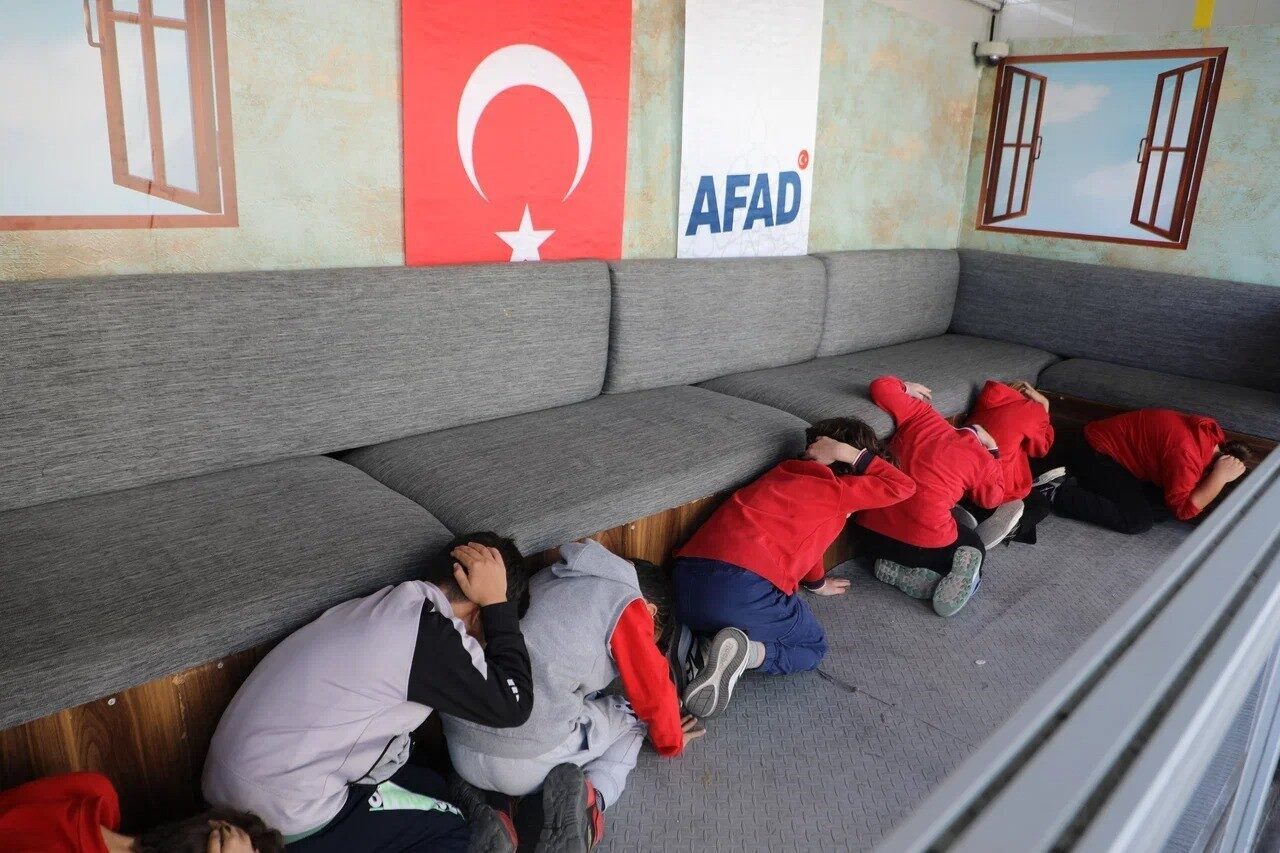 Manisa'da deprem bilincini artırmak için hazırlanan Simülasyon Tırı, 8-14 Aralık