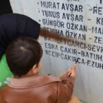 Yalova’da Gönüllü Öğrenciler, Deprem Anıtı’nda Anlamlı Yenileme Çalışması Gerçekleştirdi