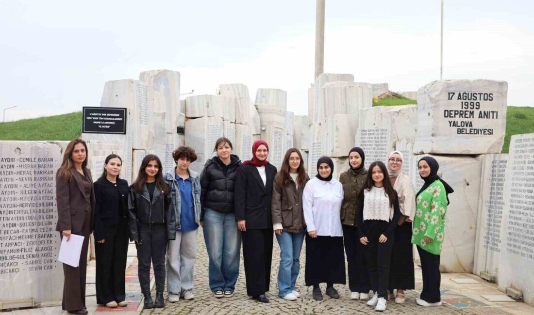 Yalova’da Gönüllü Öğrenciler, Deprem Anıtı’nda Anlamlı Yenileme Çalışması Gerçekleştirdi Yalova'da, Dilşad Hatun Kız Yurdu'nda kalan gönüllü üniversite öğrencileri, Dünya