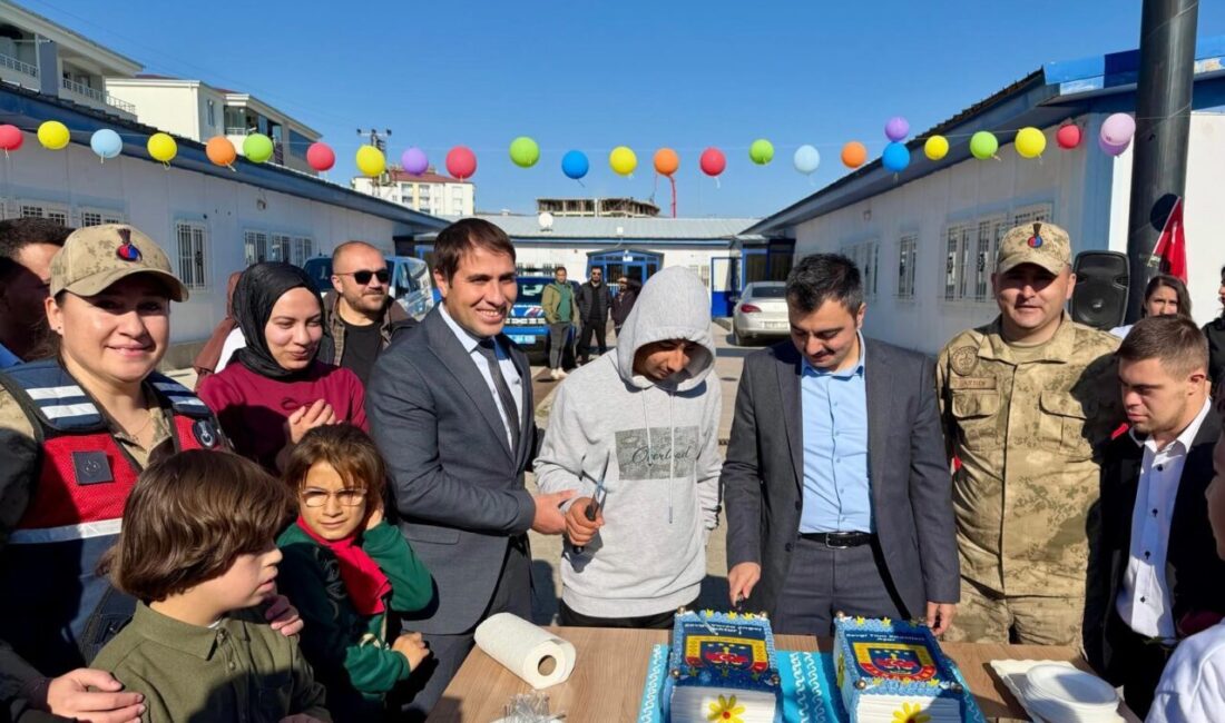 Diyarbakır'da 3 Aralık Dünya Engelliler Günü dolayısıyla gerçekleştirilen etkinlikte, jandarma