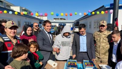 Diyarbakır'da 3 Aralık Dünya Engelliler Günü dolayısıyla gerçekleştirilen etkinlikte, jandarma