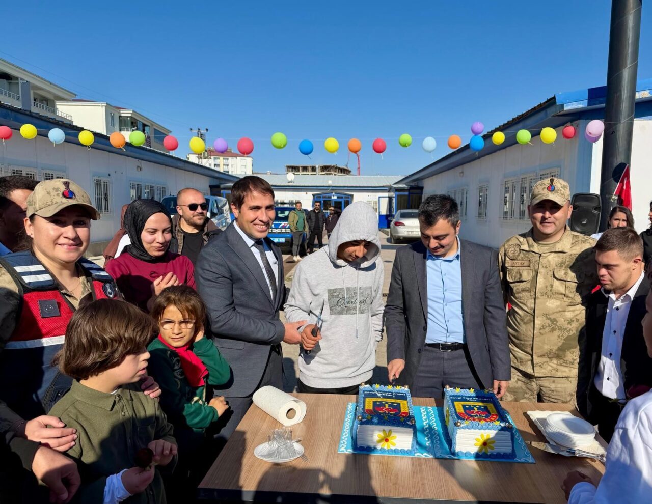 Diyarbakır'da 3 Aralık Dünya Engelliler Günü dolayısıyla gerçekleştirilen etkinlikte, jandarma