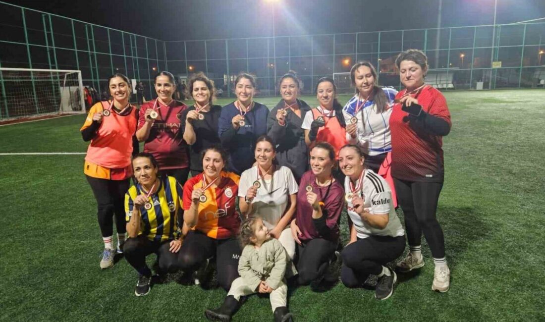 Hanımeli Projesi ile Didim’de Anneler Halı Saha Maçında Bir Araya Geldi Aydın Gençlik ve Spor İl Müdürlüğü'nün "Hanımeli Projesi" sayesinde Didim'de