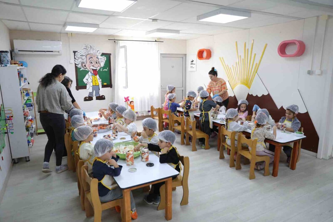 Didim Belediyesi'ne bağlı Deniz Yıldızları Kreş ve Gündüz Bakımevi'nde minikler,