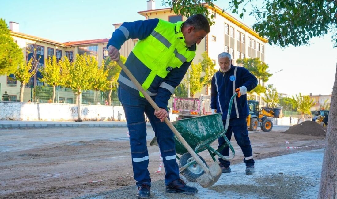 Didim Belediyesi, Ulaşım Altyapısını Güçlendirmek İçin Yol Yapım Çalışmalarını Sürdürüyor Didim Belediyesi, ulaşım altyapısını güçlendirmek amacıyla yol yapım ve yenileme