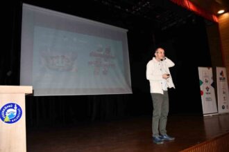 Vezirköprü’de Doç. Dr. Polat Şendurur “Dijital Oyun Tasarımı” Semineri Verdi
