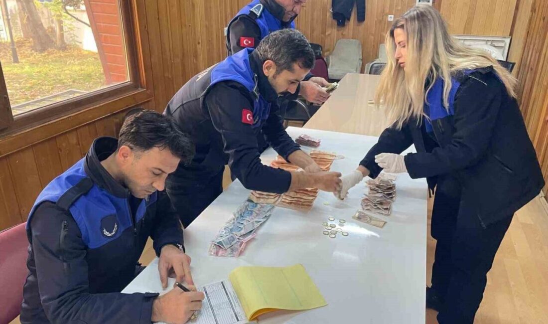 Adıyaman’da Zabıta Ekipleri, Dilencinin Üzerinden 3 Bin 731 TL Nakit Para Çıkardı Adıyaman'da Zabıta Müdürlüğü ekipleri, dilencilik yapan bir kişiyi yakalayarak üstünden