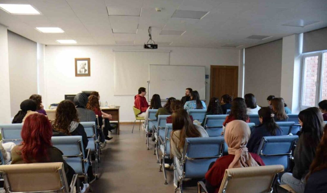 Anadolu Üniversitesi DİLKOM, "Otizm Perspektifinden Dil ve Konuşma Terapisi" başlıklı