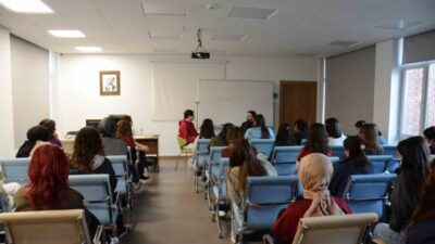 Anadolu Üniversitesi DİLKOM, "Otizm Perspektifinden Dil ve Konuşma Terapisi" başlıklı