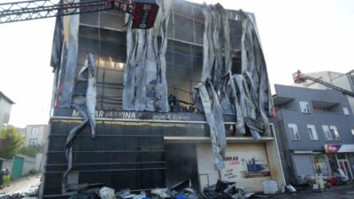 Kocaeli'nin Dilovası ilçesindeki bir parfüm dolum tesisinde çıkan yangında 7