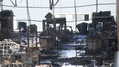 Kocaeli'nin Dilovası ilçesinde bir kozmetik fabrikasında meydana gelen yangında 7