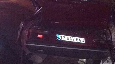 Çanakkale’nin Gelibolu ilçesinde sabah saatlerinde Alper Atıcı'nın kullandığı otomobil, direksiyon