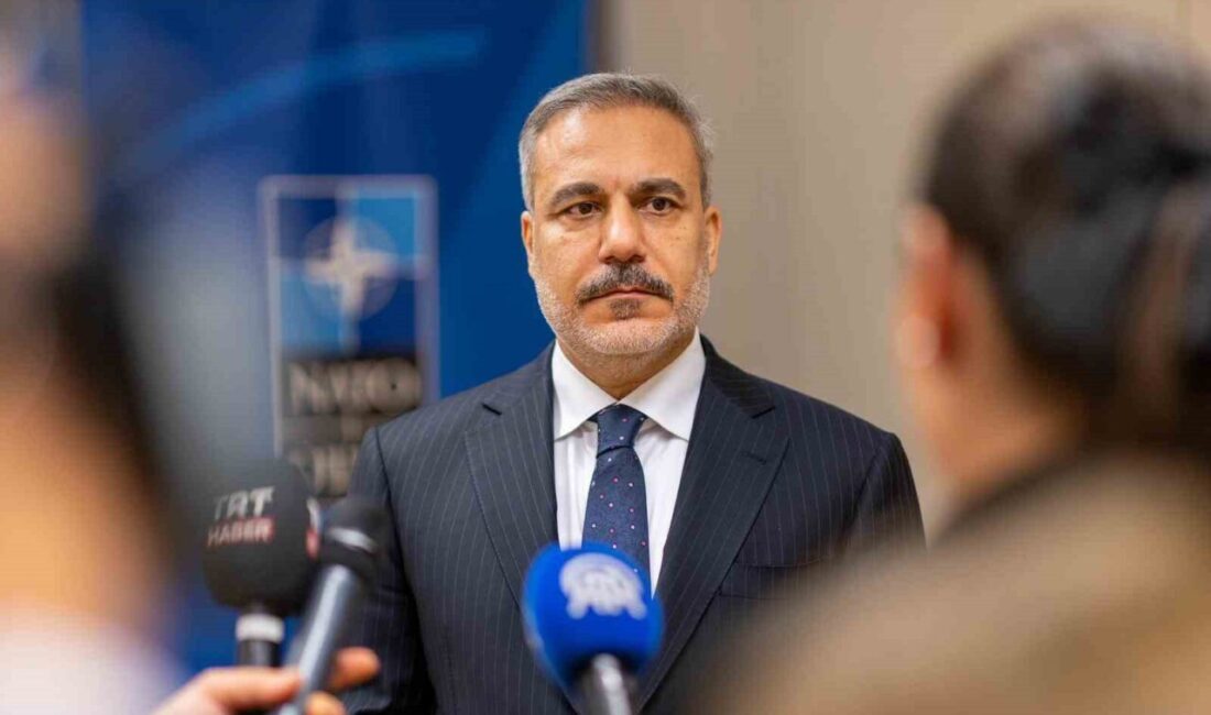 Türkiye, Rusya-Ukrayna Müzakerelerine Ev Sahipliği Yapma Konusunda İstekli Olduğunu Yeniden Vurguladı Dışişleri Bakanı Hakan Fidan, Brüksel'deki NATO toplantısında Türkiye'nin Rusya-Ukraine barış