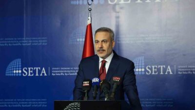 Dışişleri Bakanı Hakan Fidan, YPG'nin Suriye yönetimi altında birleşmesi gerektiğini