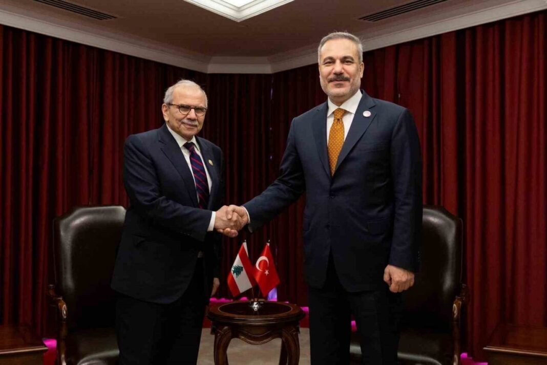Dışişleri Bakanı Hakan Fidan, Doha Forumu kapsamında Lübnan Başbakanı Nawaf Salam ile bir araya geldi.