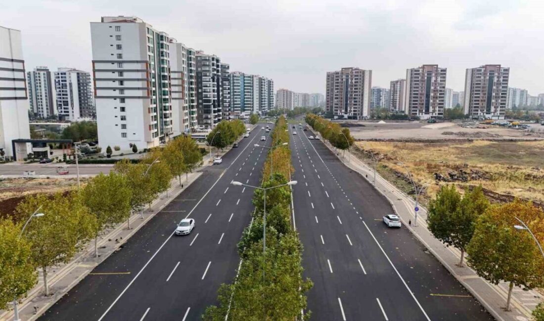 Diyarbakır’da Son 6 Ayda 41,10 Kilometrelik Yol Ağına 169 Bin Ton Sıcak Asfalt Serildi Diyarbakır Büyükşehir Belediyesi, son 6 ayda 41,10 km yol ağına