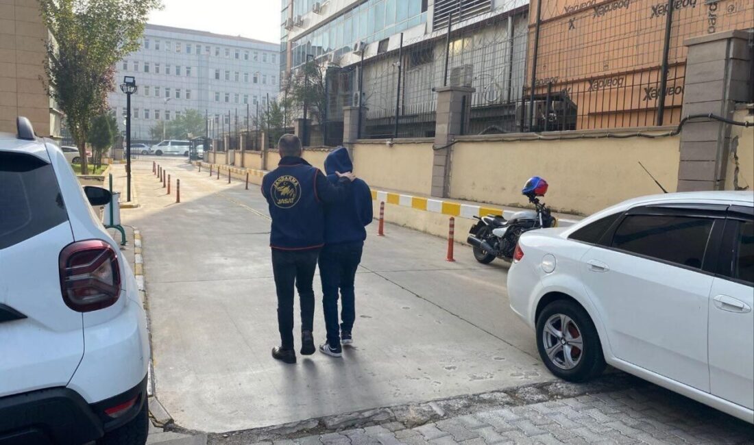 Diyarbakır'da yapılan operasyonlarda, aralarında ciddi suçlardan aranan toplam 76 kişi