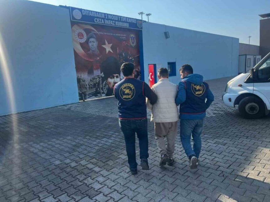 Diyarbakır’da düzenlenen operasyonda kesinleşmiş hapis cezası olan 90 kişi yakalandı.