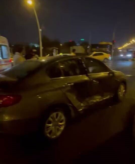 Diyarbakır'ın Kayapınar ilçesinde meydana gelen trafik kazasında iki otomobil çarpıştı.