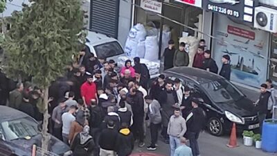 Diyarbakır'ın Bağlar ilçesinde yürüyen iki kardeş, kimliği belirsiz kişilerce silahlı