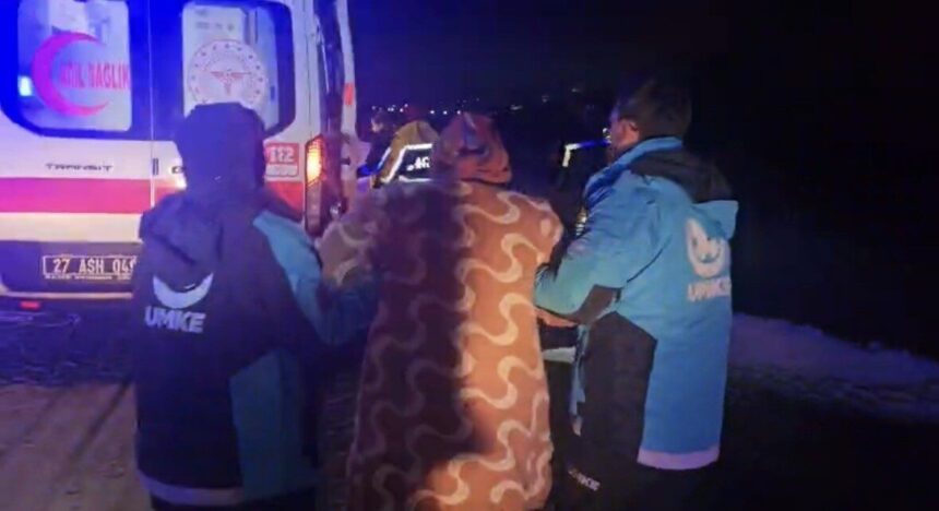 Gaziantep’te doğum sancısı çeken hamile kadının yardımına UMKE ekipleri koştu.