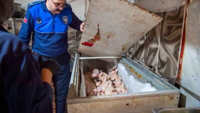 Adana'nın Seyhan ilçesinde yapılan zabıta denetiminde, hijyen kurallarına uymayan bir