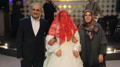 Elazığ'da 24 yaşındaki Down sendromlu Şevval Toprak'ın gelinlik giyme hayali,