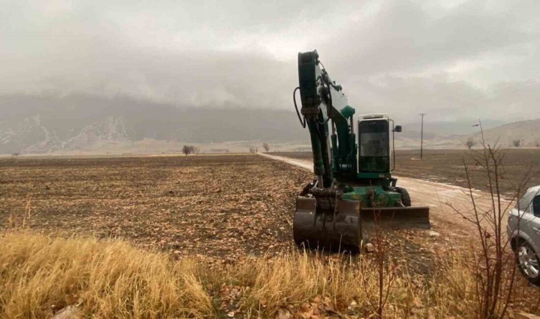 Burdur’un Yeşilova ilçesinde, kimliği belirsiz kişiler Devlet Su İşleri'ne (DSİ)