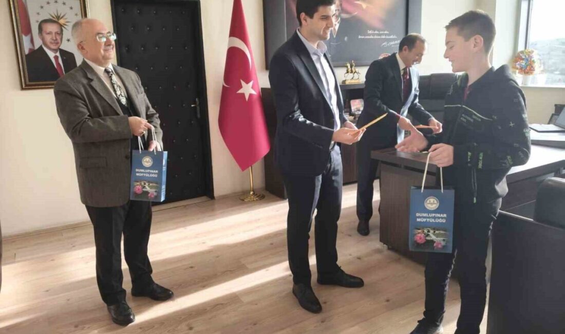 Dumlupınar’da “Peygamberimizin Hayatı” Bilgi Yarışmasında Başarılı Öğrencilere Ödüller Verildi Dumlupınar'da "Peygamberimizin Hayatı" konulu bilgi yarışmasında başarı gösteren öğrenciler, gerçekleştirilen