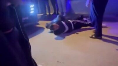 Bursa'nın Çirişhane Mahallesi'nde, "dur" ihtarına uymayan iki şüpheli, kısa süren