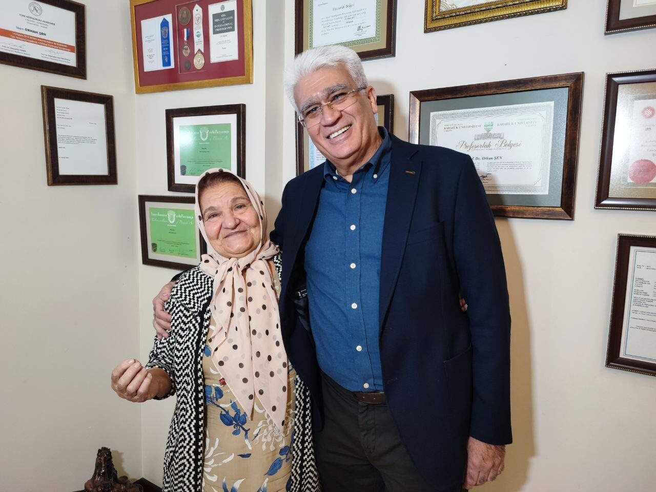 Almanya'da belini çatlatarak yürüyemeyen 85 yaşındaki Havva Orun, Adana'da Prof.