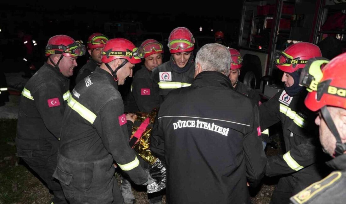 Düzce İtfaiyesi’nden Afetlere Hazırlık İçin Uygulamalı Eğitim Programı Gerçekleştirildi Düzce Belediyesi İtfaiye Müdürlüğü, afetlere hazırlık amacıyla tüm personeline üç