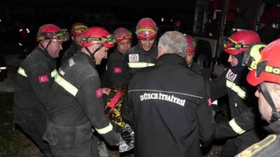 Düzce Belediyesi İtfaiye Müdürlüğü, afetlere hazırlık amacıyla tüm personeline üç