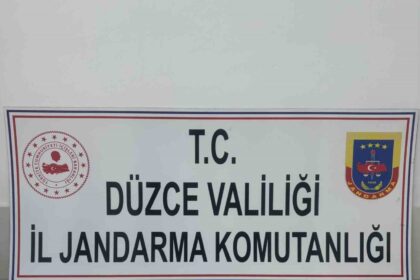 Düzce merkezli 5 ilde yapay zeka ile dolandırıcılık yapan çeteye baskın: 5 gözaltı, 25 milyon lira para trafiği tespit edildi.