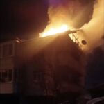 Düzce’nin Kuyudüzü köyünde 3 katlı binada çatıda çıkan yangın, itfaiye ekipleri tarafından kontrol altına alındı.