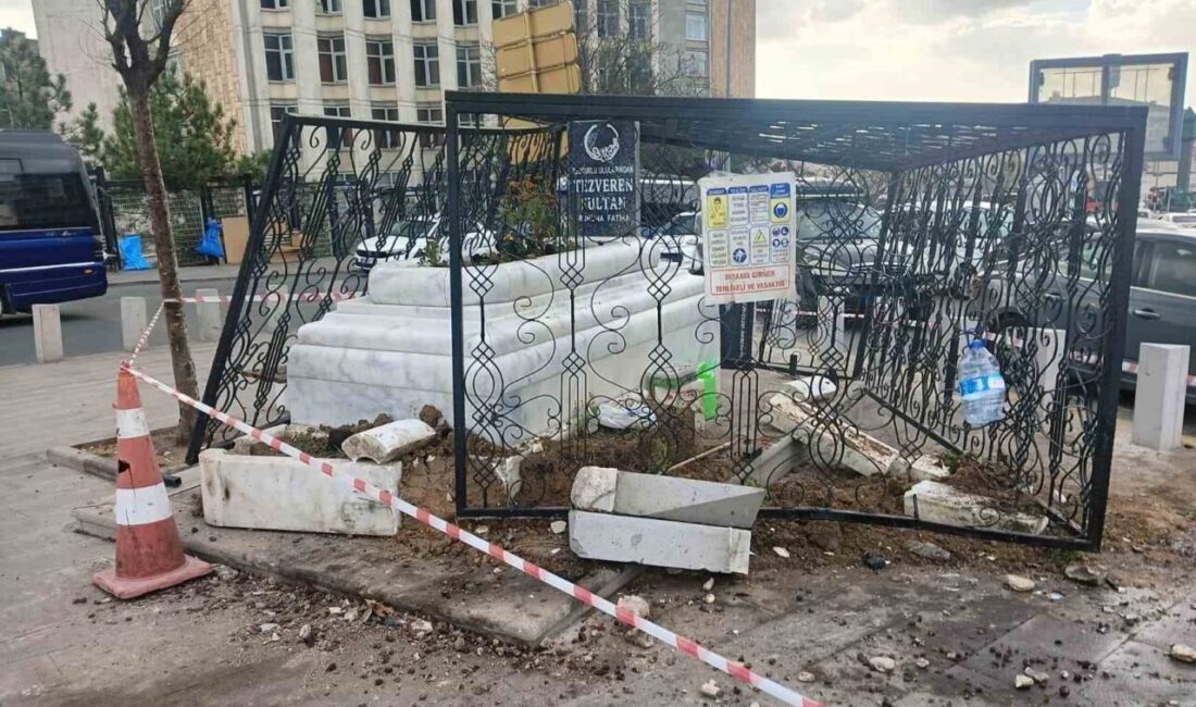 Ankara Altındağ’daki Tezveren Sultan Türbesi’ne otomobil çarptı, olayda yaralanma olmadı Ankara Altındağ'daki Tezveren Sultan Türbesi, kontrolünü kaybeden bir aracın çarpması