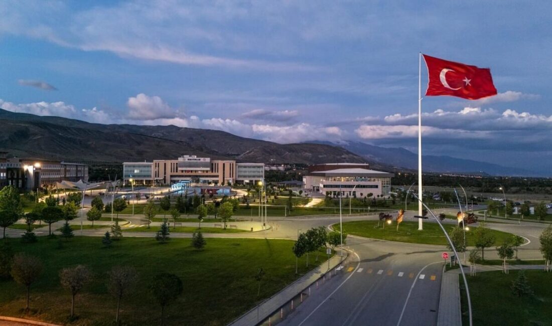 Erzincan Binali Yıldırım Üniversitesi’nin 2026 Bütçesi TBMM’de Onaylandı TBMM'de gerçekleştirilen bütçe görüşmelerinde, Erzincan Binali Yıldırım Üniversitesi'nin 2026 yılı